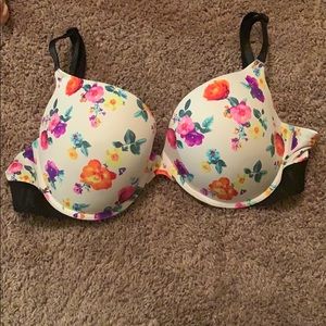 VS PINK wear everywhere push up floral bra